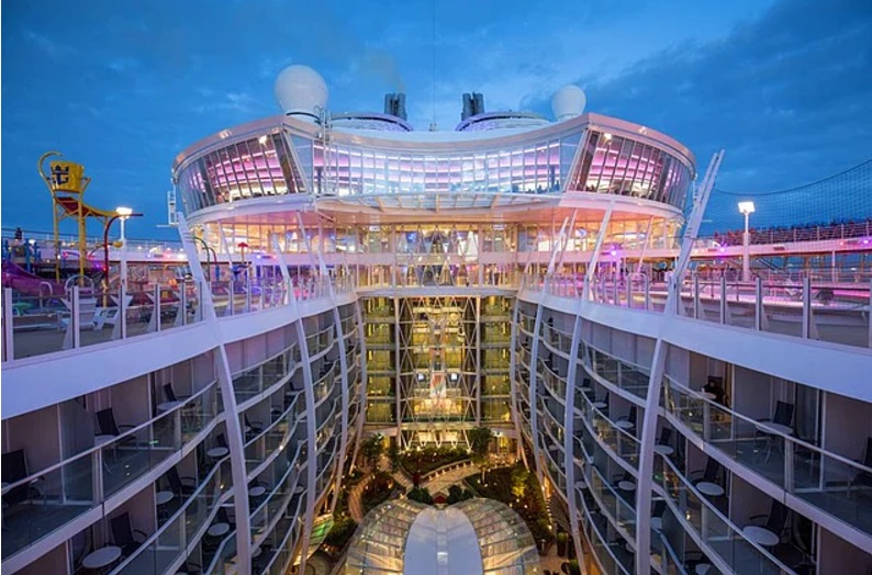 adeta-bir-sehir-1-milyar-dolarlik-dunyanin-en-luks-gemisi