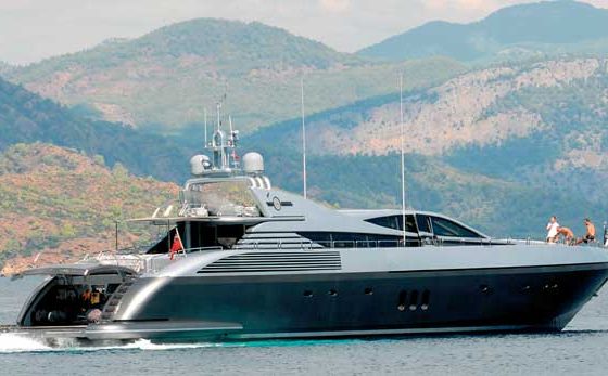 unlu-isimlerin-birbirinden-ozel-luks-yatlari