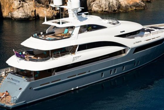 avrupadaki-prestij-odullerini-toplayan-super-luks-yat-la-passion