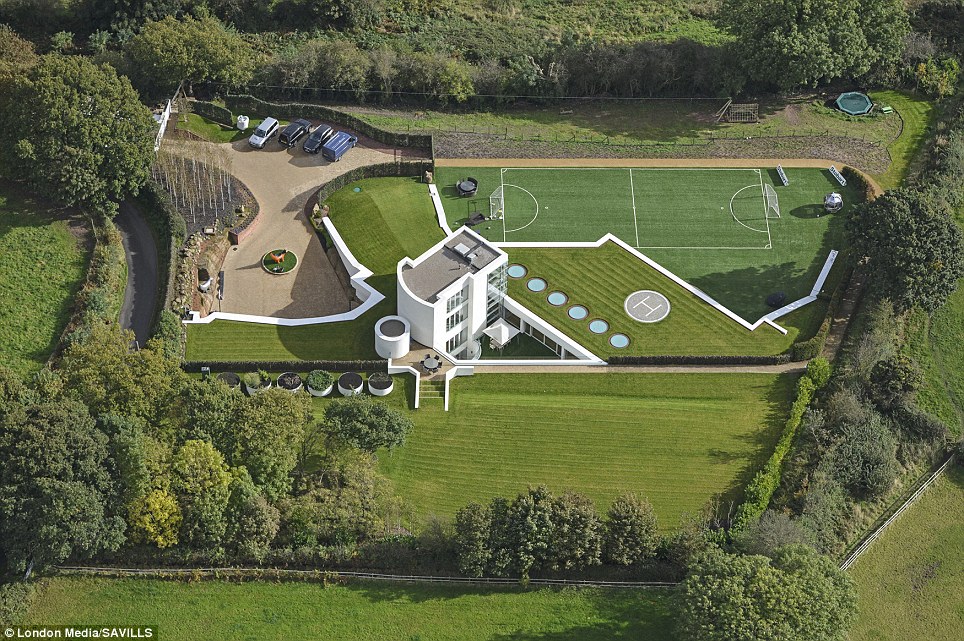 unlu-futbolcularin-luks-dunyalari